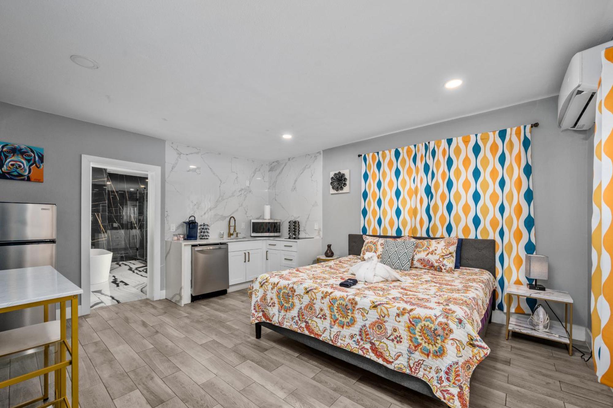 Chic Studio Apt In Central Houston With Free Parkアパートメント エクステリア 写真